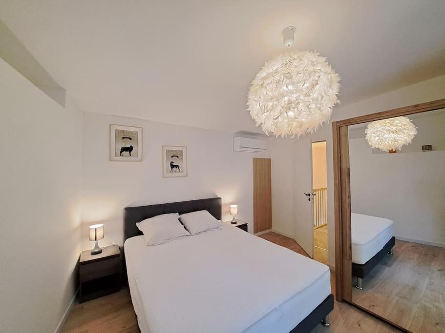 Appartamento Antibes, Duplex Lumineux Reims Esterno foto