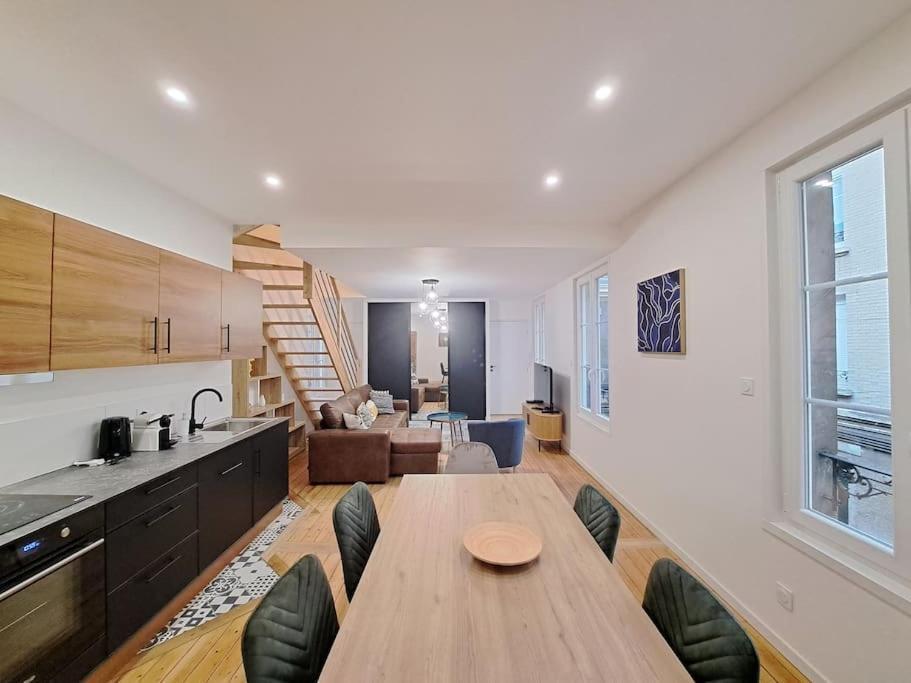 Appartamento Antibes, Duplex Lumineux Reims Esterno foto